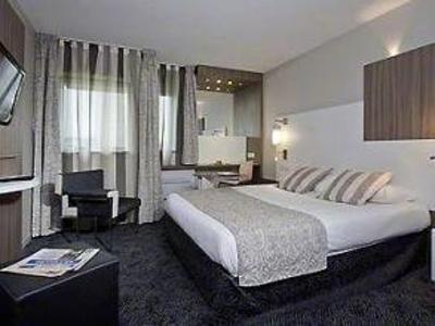 фото отеля Hotel All Seasons Melun Rubelles