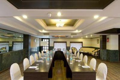 фото отеля Howard Park Plaza Hotel Agra