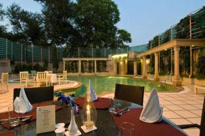 фото отеля Howard Park Plaza Hotel Agra