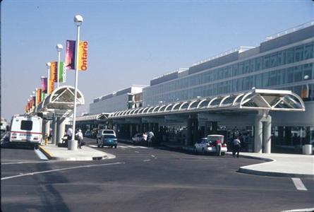 фото отеля Doubletree Hotel Ontario Airport