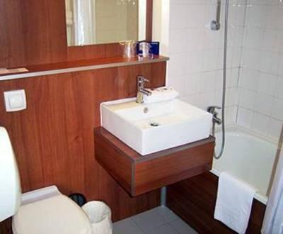 фото отеля Kyriad Lille Ouest Lomme