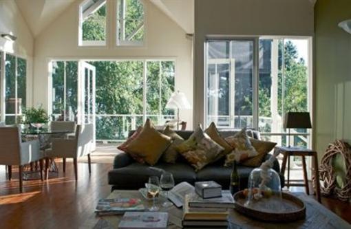 фото отеля Lake House
