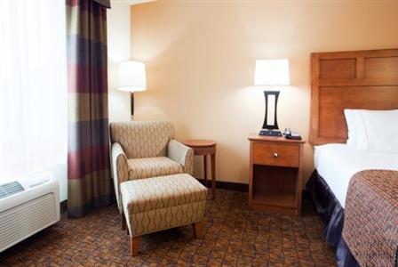 фото отеля Holiday Inn Express Hotel & Suites Mount Airy South