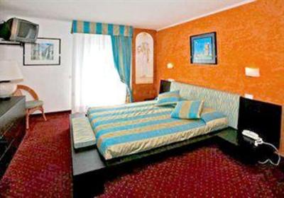 фото отеля Hotel Soraya Lignano Sabbiadoro