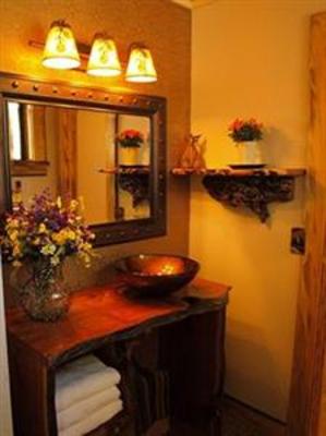 фото отеля Whispering Pines Inn