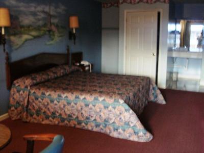 фото отеля Village Inn Motel Lovingston