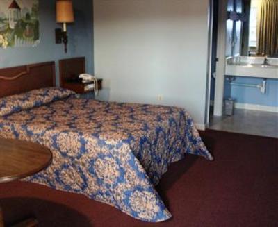 фото отеля Village Inn Motel Lovingston