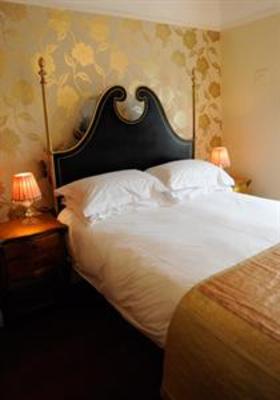 фото отеля The Bull Hotel Bridport