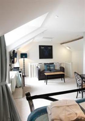 фото отеля The Bull Hotel Bridport