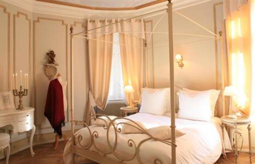 фото отеля Manoir Saint Charles