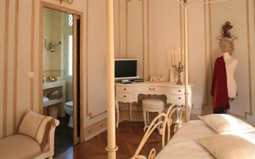 фото отеля Manoir Saint Charles
