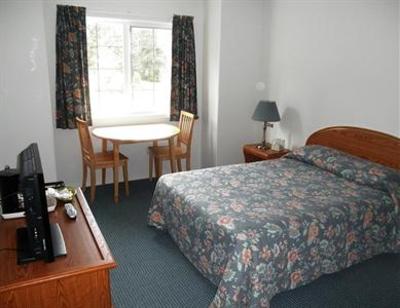 фото отеля Sayward Valley Resort Fisherboy Park