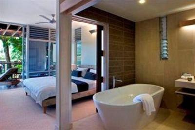 фото отеля Outrigger Little Hastings Street Resort & Spa Noosa