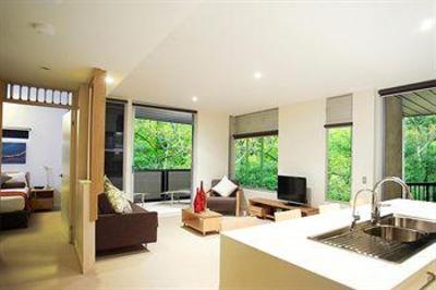 фото отеля Outrigger Little Hastings Street Resort & Spa Noosa