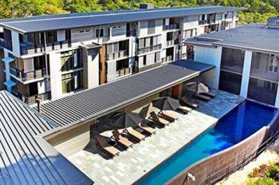 фото отеля Outrigger Little Hastings Street Resort & Spa Noosa