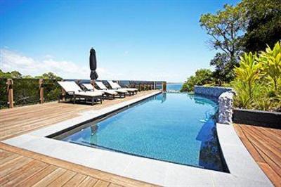 фото отеля Outrigger Little Hastings Street Resort & Spa Noosa