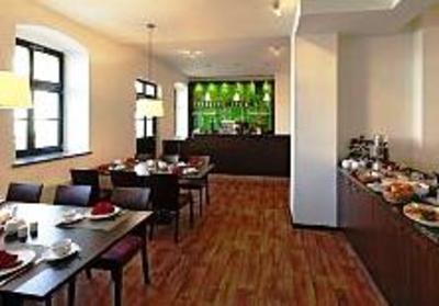 фото отеля Hotel Zur Krone Zentendorf