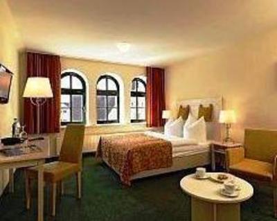 фото отеля Hotel Zur Krone Zentendorf