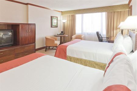 фото отеля Holiday Inn San Jose Aurola