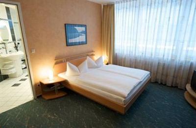 фото отеля Holiday Inn Berlin City East