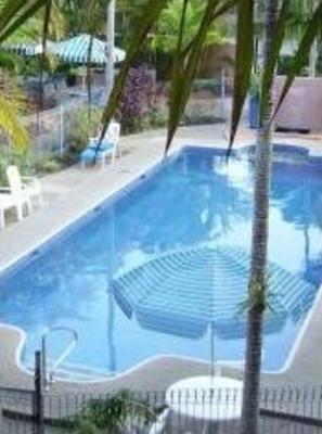 фото отеля Placid Waters Holiday Apartments Bribie Island