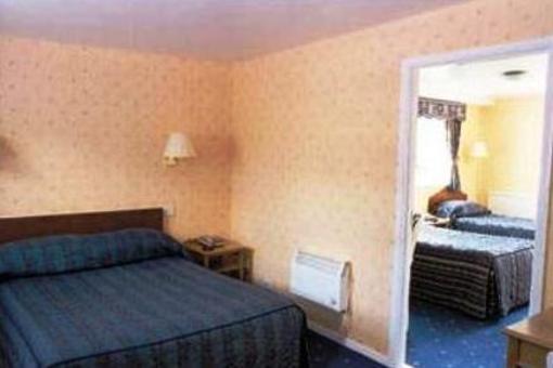 фото отеля Coombe Cross Hotel
