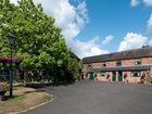 фото отеля Oak Tree Farm