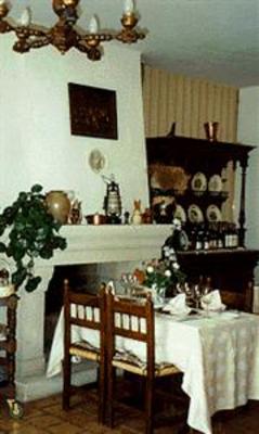 фото отеля Logis Auberge Du Capucin Gourmand