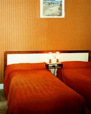фото отеля Logis Auberge Du Capucin Gourmand