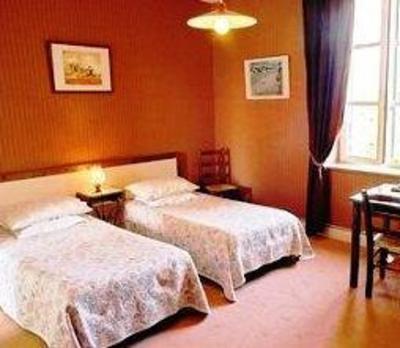 фото отеля Logis Auberge Du Capucin Gourmand