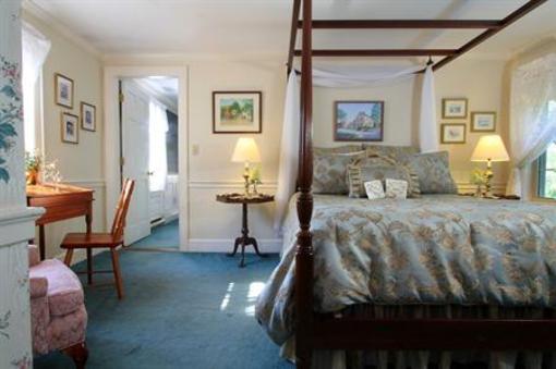 фото отеля 1802 House Bed and Breakfast Inn