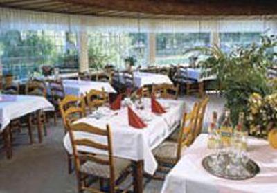 фото отеля Hotel zum Gesundbrunnen