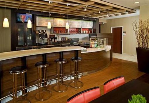фото отеля Courtyard by Marriott Jacksonville Butler Boulevard