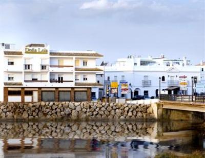 фото отеля Hostel Dona Lola Marina