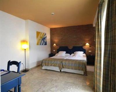 фото отеля Hostel Dona Lola Marina