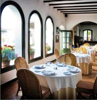 фото отеля Hostel Dona Lola Marina