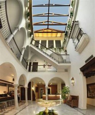 фото отеля Hostel Dona Lola Marina
