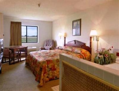 фото отеля Super 8 Motel Dekalb