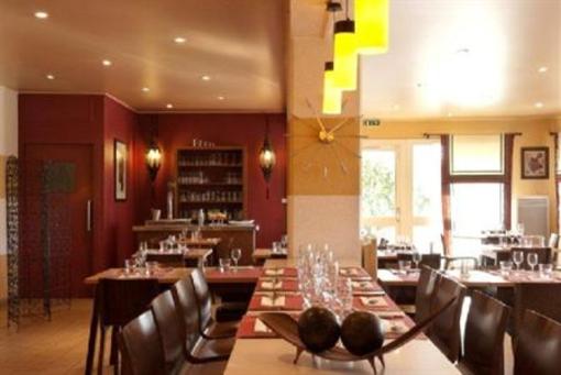 фото отеля Kyriad Rouen Nord Mont-Saint-Aignan Hotel