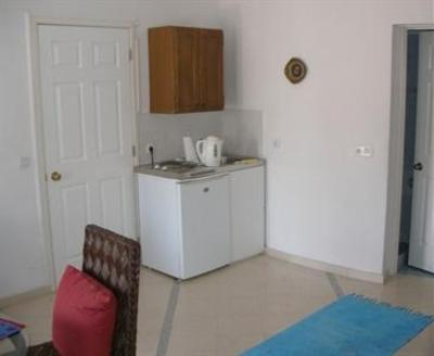 фото отеля Apartmani Levarda Hotel Okrug Gornji