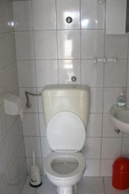 фото отеля Apartmani Levarda Hotel Okrug Gornji