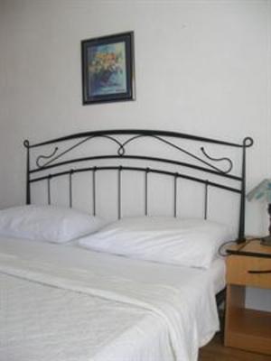 фото отеля Apartmani Levarda Hotel Okrug Gornji