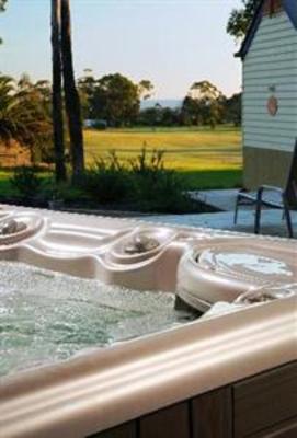 фото отеля Waverley House Cottages Lakes Entrance