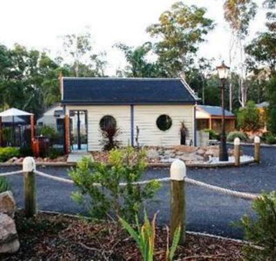 фото отеля Waverley House Cottages Lakes Entrance