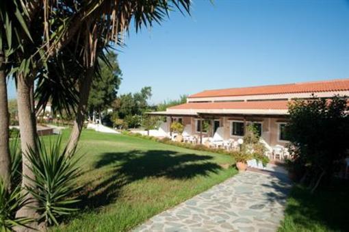фото отеля Androulakis Apartments Platanias