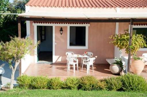 фото отеля Androulakis Apartments Platanias