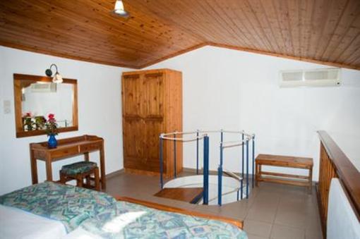 фото отеля Androulakis Apartments Platanias