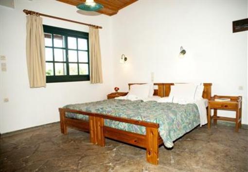 фото отеля Androulakis Apartments Platanias