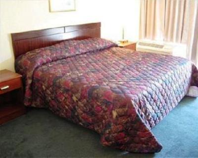 фото отеля Red Carpet Inn Muncie