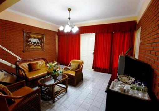 фото отеля Safari Garden Hotel